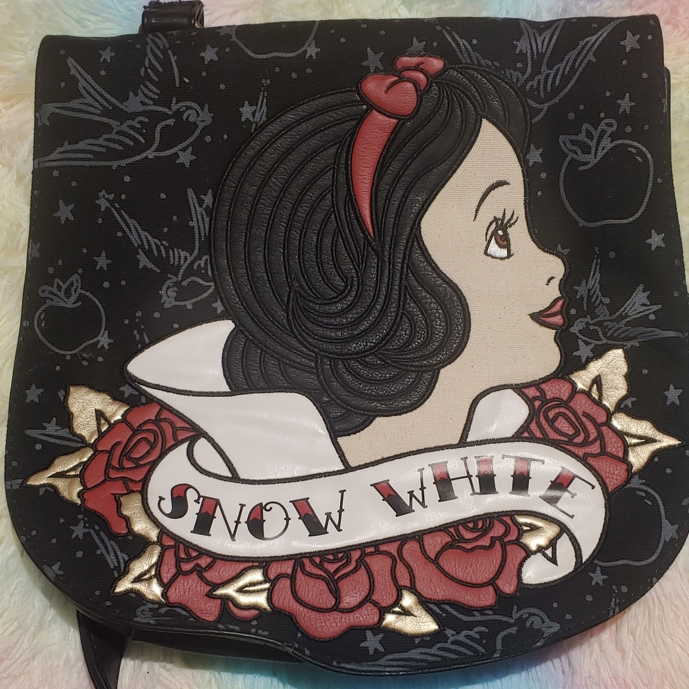 Loungefly snow white